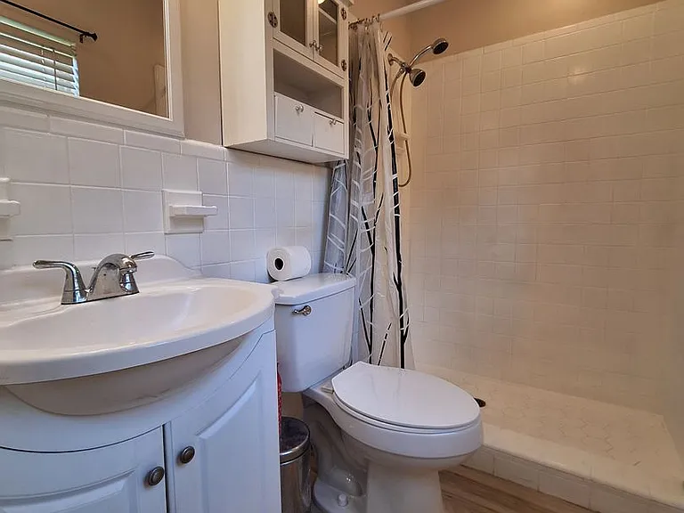 4006 Bayfront Pkwy — Photo 11