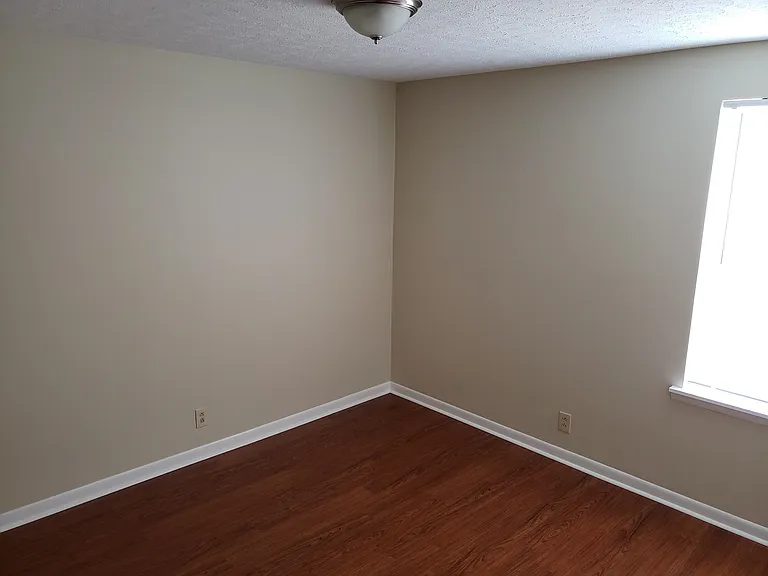 1101 Westchester Dr #D — Photo 6