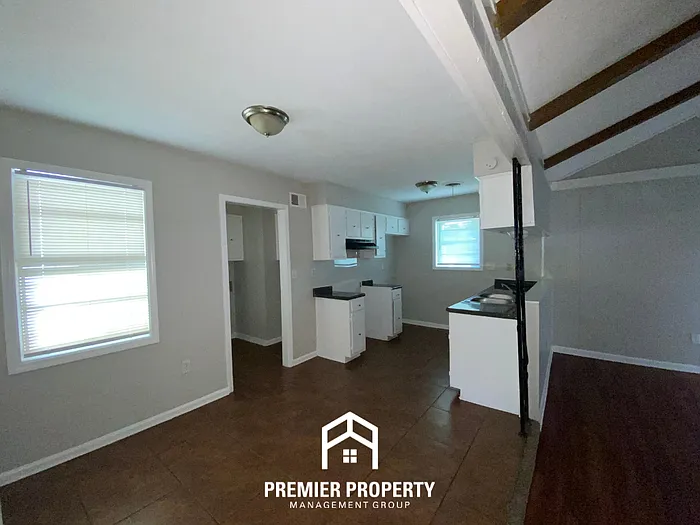 4040 Sandburg St — Photo 4
