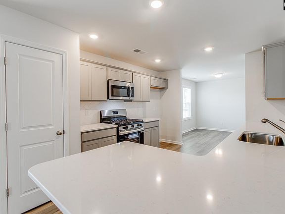 7th image of this home