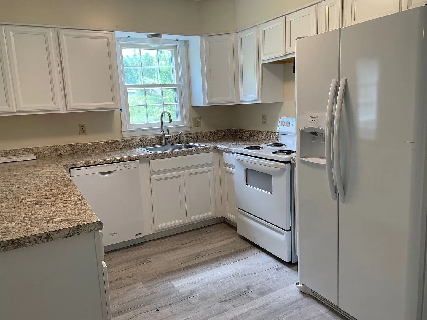 4 Bedroom 2 Bath House — Photo 4