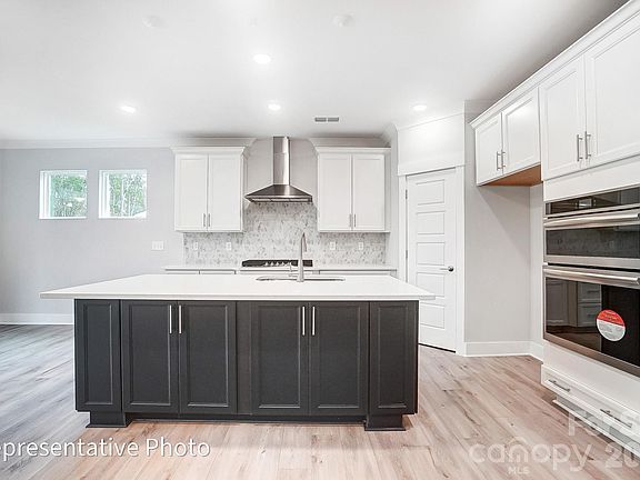 7th image of this home