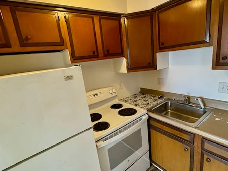 73 Floral Ave — Photo 4