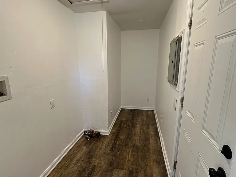 67 Hollencamp Ave — Photo 6