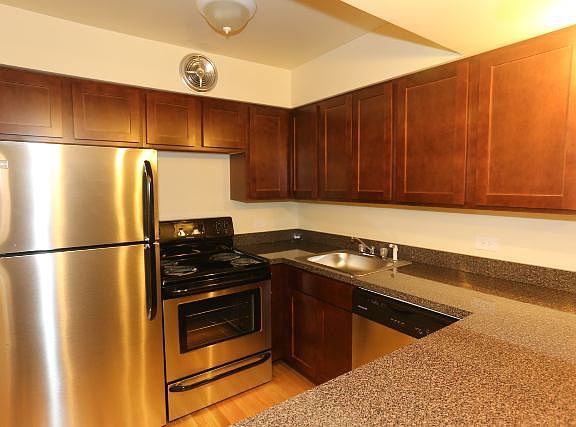 2nd image of 1220 N La Salle Dr APT 2K
