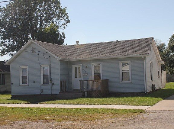 2nd image of 612 Powell St