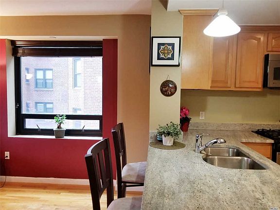 5th image of 11624 Grosvenor Ln APT 3E