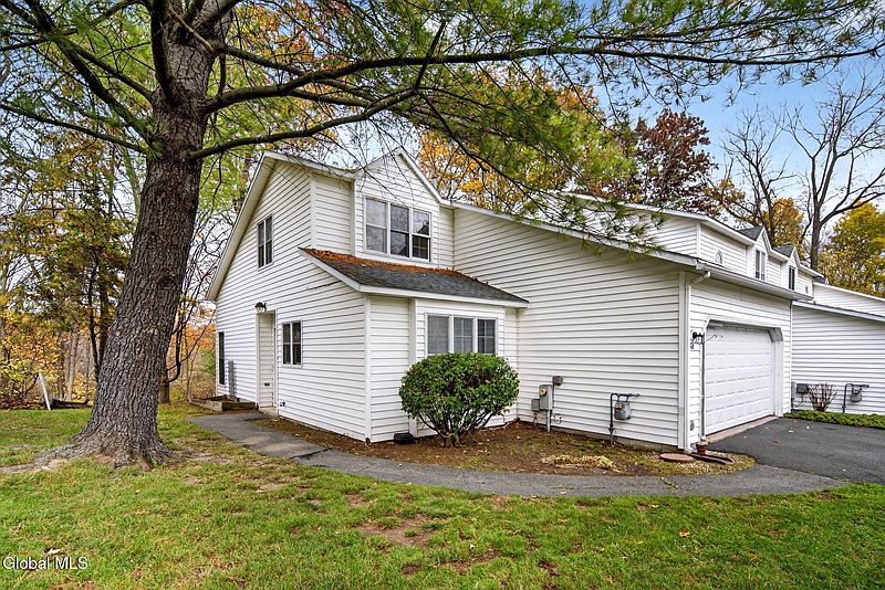 2nd image of 62 Woodside Drive