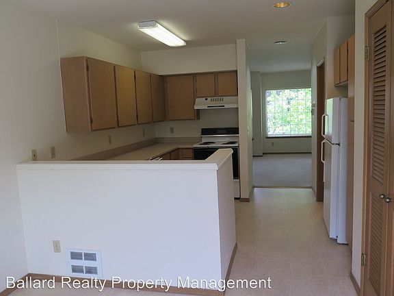 3rd image of 8320 5th Ave NE APT 1