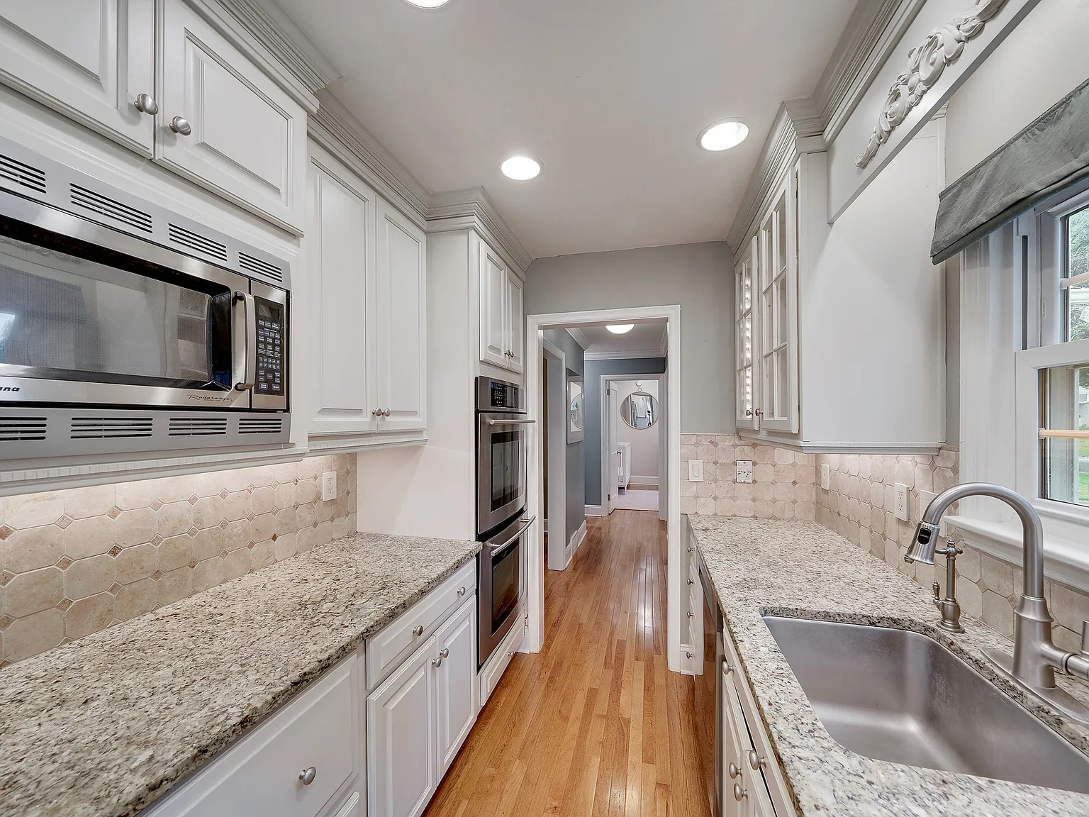 4 bed, 2553 sqft, $3,150 — Photo 4