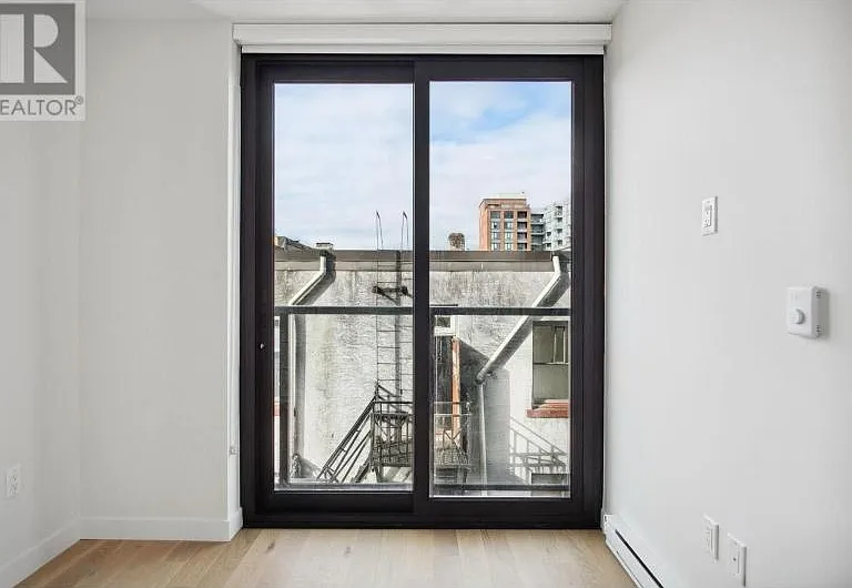 239 Keefer St #502 — Photo 7