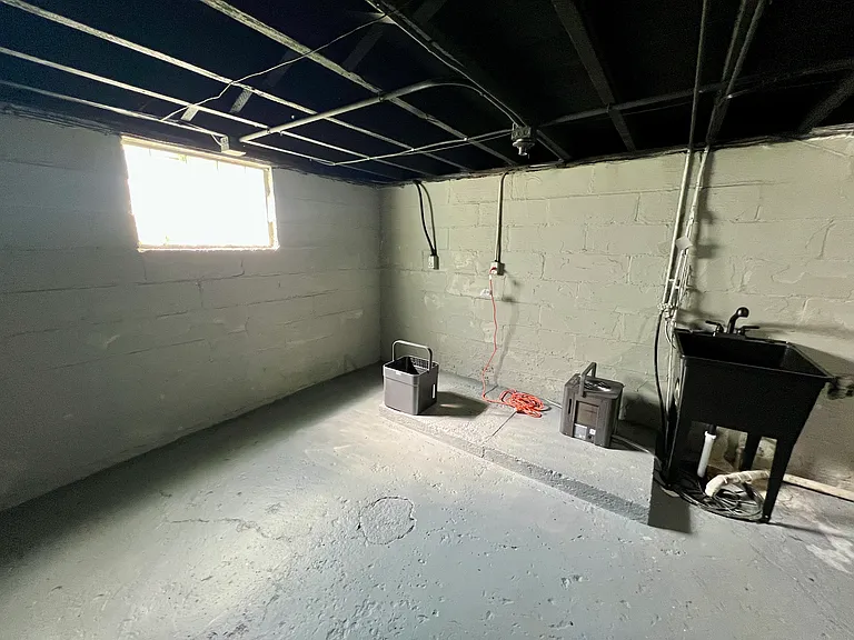 15264 Broadway Ave — Photo 24