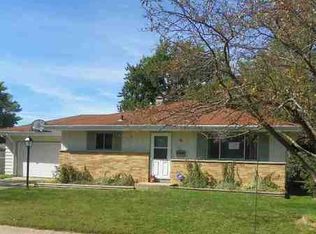 2116 S Walnut St, Janesville, WI 53546