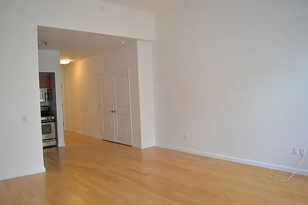 Rented by Tabak Real Estate | media 12