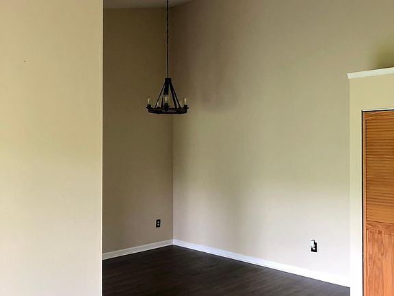 5th image of 103 Water Fountain Way Unit 302