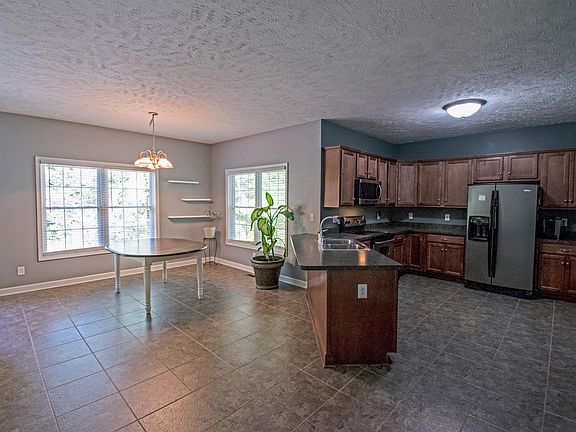 4th image of 937 Glenraven Dr