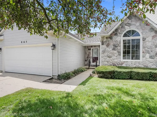 865 Challenging Trl, South Lyon, MI 48178