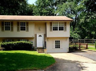 6100 Winter Park Dr, Burke, VA 22015