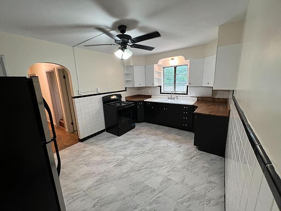 4th image of 8875 Lowell St #2