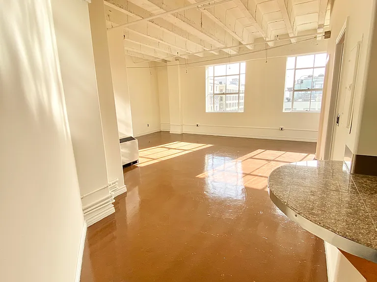 312 W 5th St #1017 — Photo 1