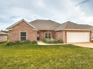 580 Spring Creek Dr, Nacogdoches, TX 75965