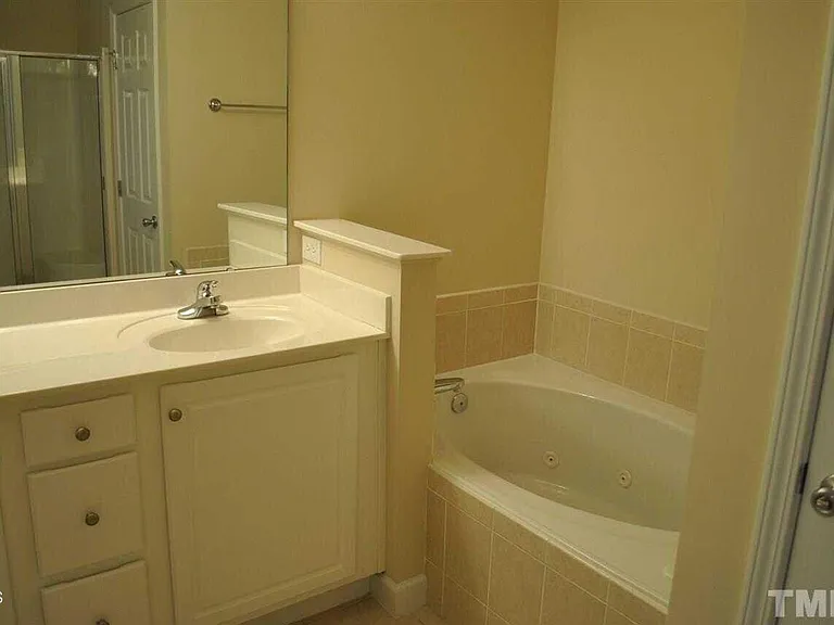 4305 Flintlock Ln — Photo 4