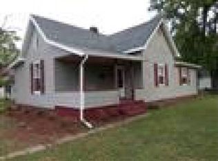 28 E Eberwine Ave, Vincennes, IN 47591