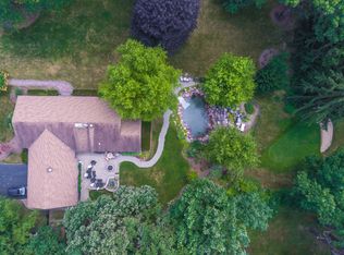 2420 Three Oaks Rd, Cary, IL 60013