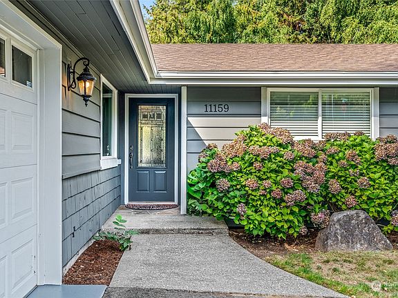 2nd image of 11159 106th Avenue NE