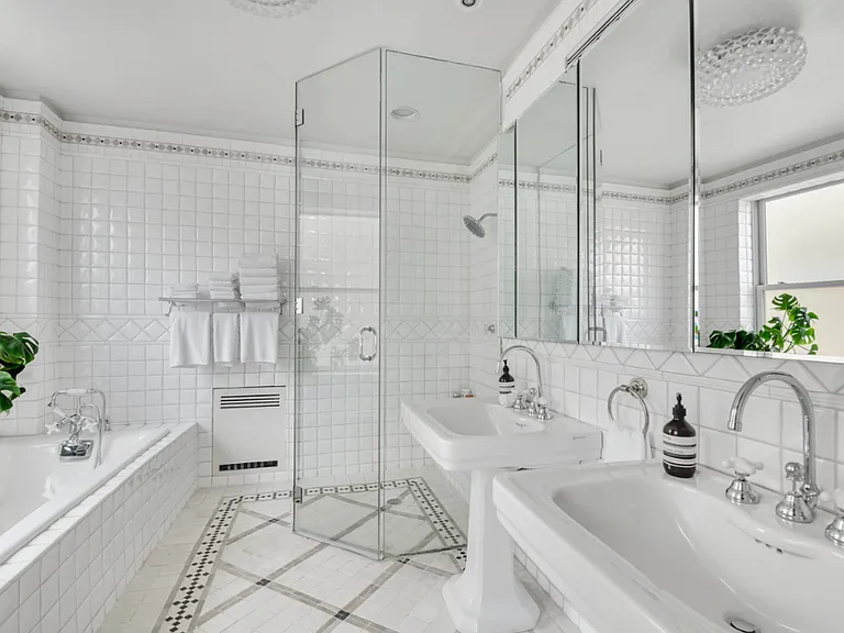 157 E 81st St #8 — Photo 19