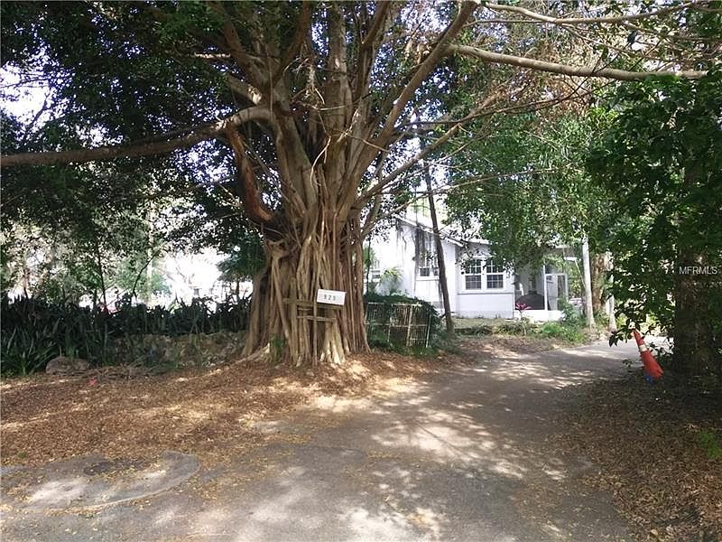 2nd image of 925 Lake Elbert Park Dr NE