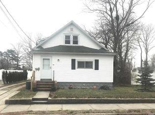 114 E Lakewood St APT 1, Patchogue, NY 11772