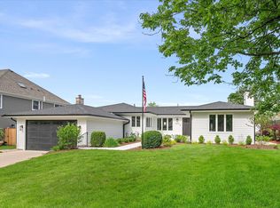552 S Fern Ave, Elmhurst, IL 60126
