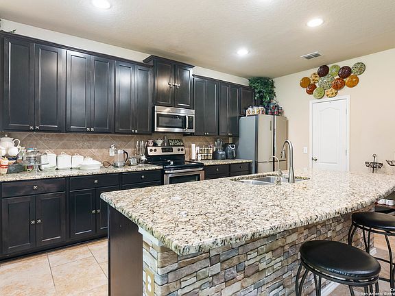 4th image of 10307 Walnut Crest