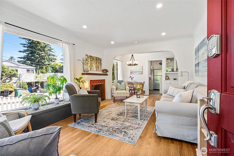 4th image of 8526 17th Avenue NE