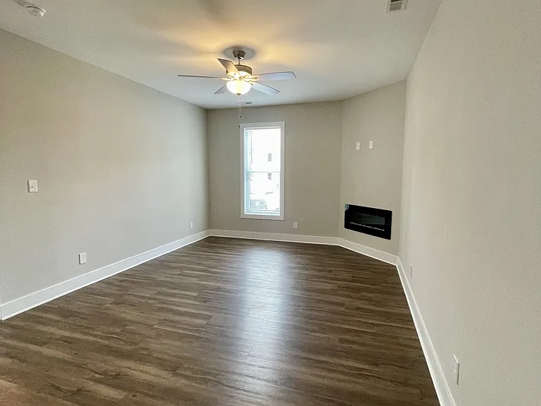 325 English Commons Drive — Photo 6