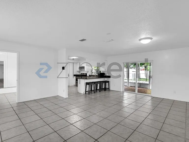 11706 Oban Ave — Photo 3