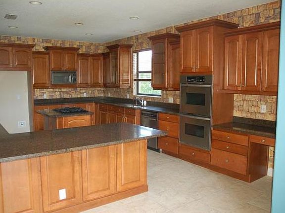 3rd image of 2685 Lakebreeze Ln N