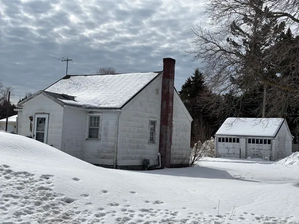 443 S 3rd St, Rogers City, MI 49779