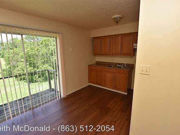 3rd image of 1234 Triangle Dr APT 4