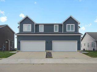 3414 Boulder Ridge Dr, Champaign, IL 61822