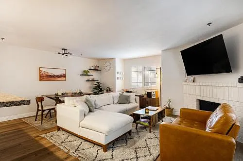 345 Avocado St #101B — Photo 8