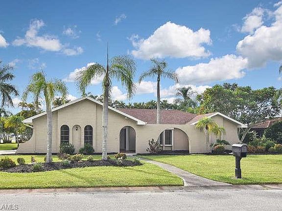 4th image of 692 Astarias Cir