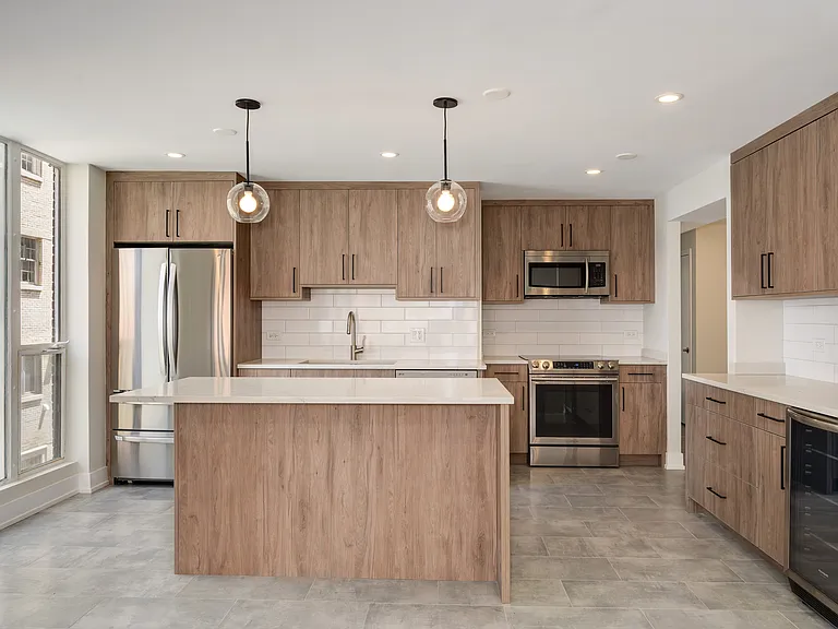 227 E Walton — Photo 2