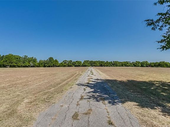 2nd image of 755 Becky Ln