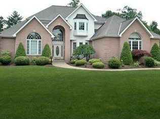 1239 Twelve Oaks Ct, Murrysville, PA 15668