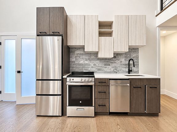 3rd image of 334 Evergreen Ave APT 3B