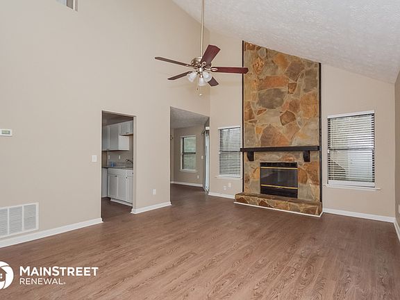 2nd image of 300 Windsor Walk SE