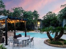 Star Westheimer Apartments