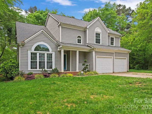 121 Northampton Dr, Mooresville, NC 28117
